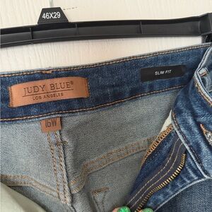 Judy Blue Women’s Skinny Jeans in Medium Blue Denim